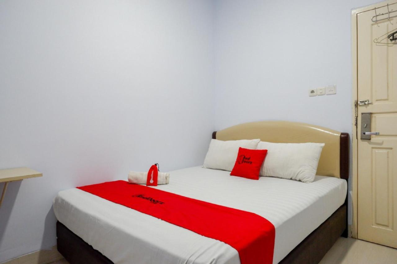 Reddoorz @ Hotel Bravo Pantai Kamali Bau Bau Baubau Экстерьер фото