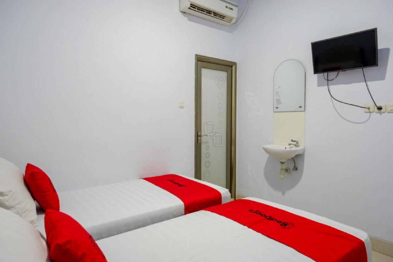 Reddoorz @ Hotel Bravo Pantai Kamali Bau Bau Baubau Экстерьер фото