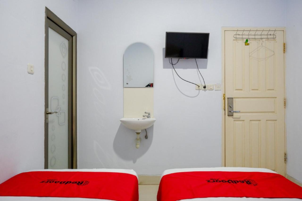 Reddoorz @ Hotel Bravo Pantai Kamali Bau Bau Baubau Экстерьер фото