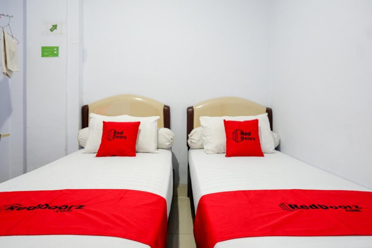 Reddoorz @ Hotel Bravo Pantai Kamali Bau Bau Baubau Экстерьер фото